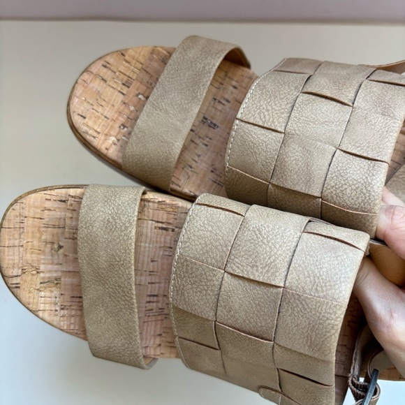 Korks Fraya Beige Leather Comfort Wedge Sandal Sz 9M - Picture 6 of 9